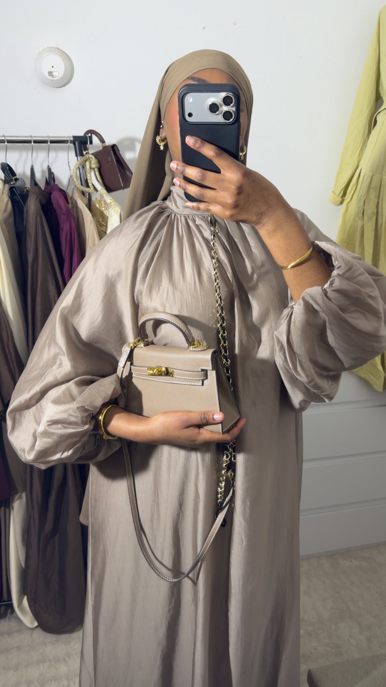 Robe manches bouffantes