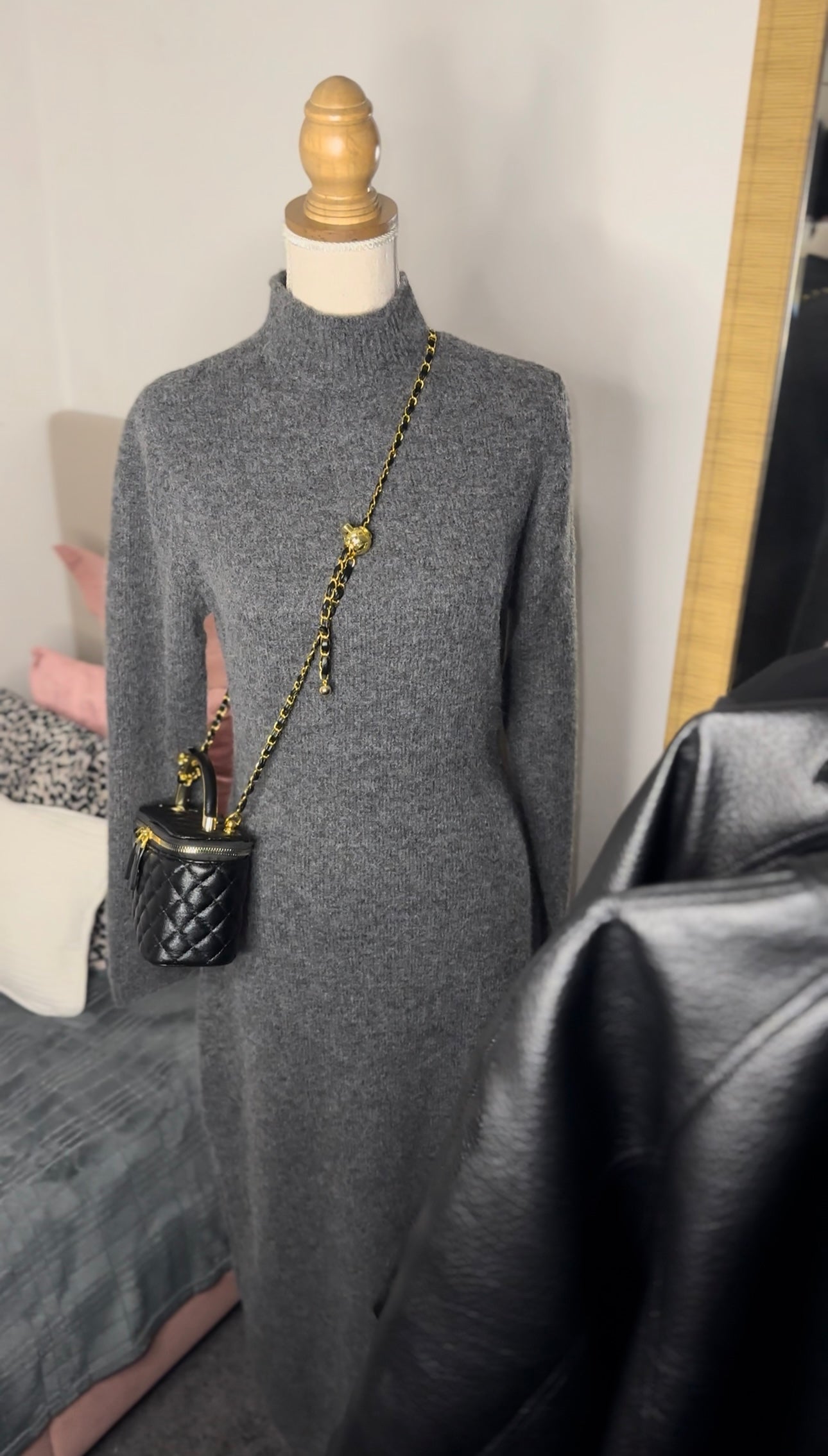 Robe longue en maille – Col montant